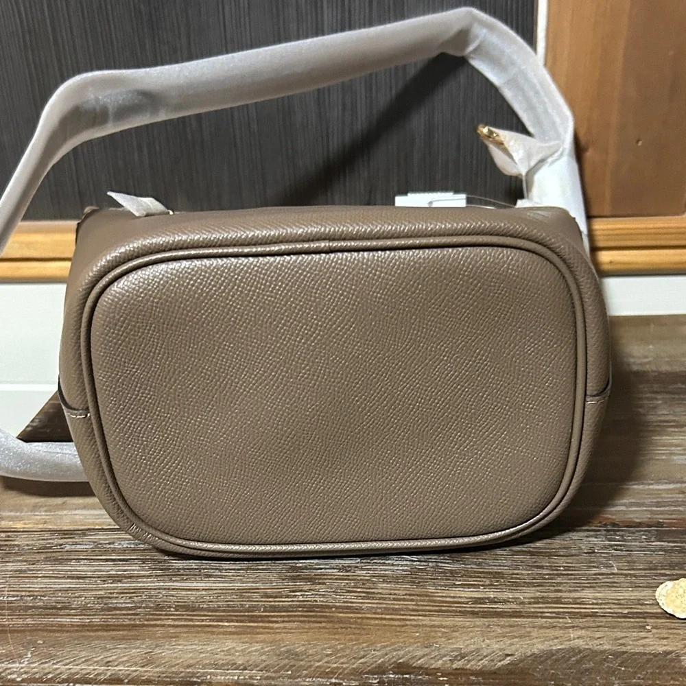 Coach new crossgrain