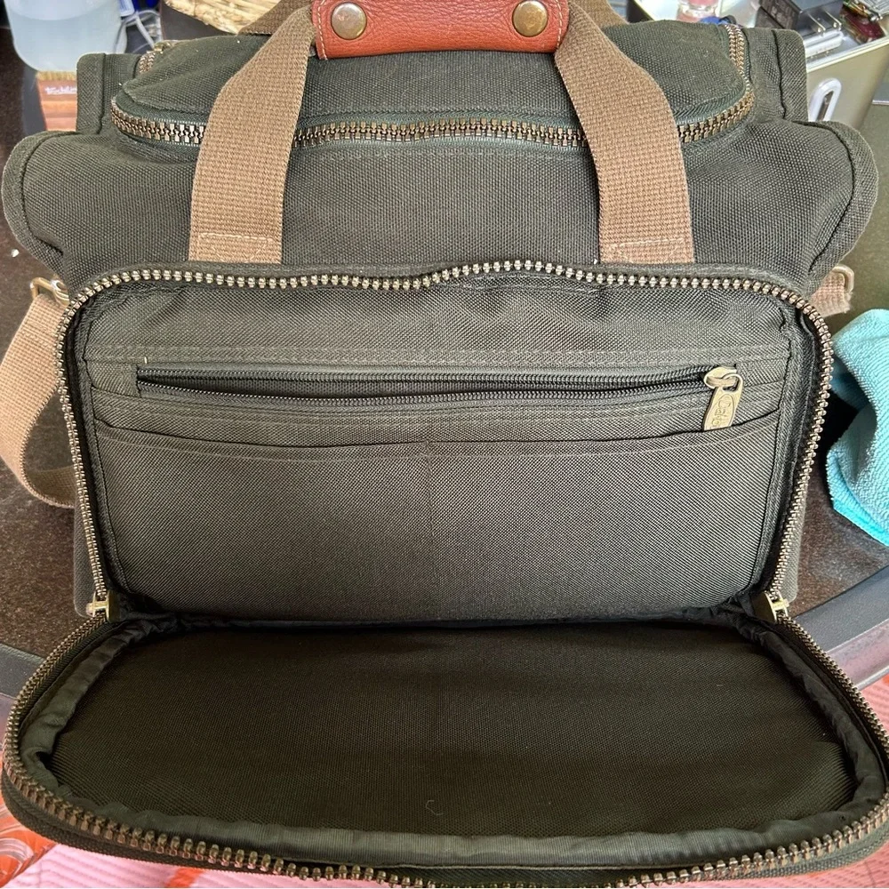 Dakota dark green