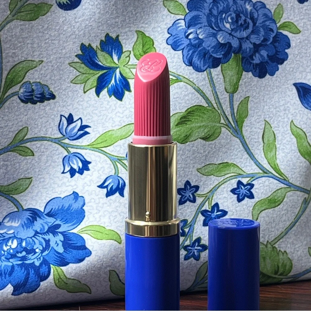 Estee Lauder Pure Color 220 Powerful Lipstick with Mascara & Floral Bag Bundle