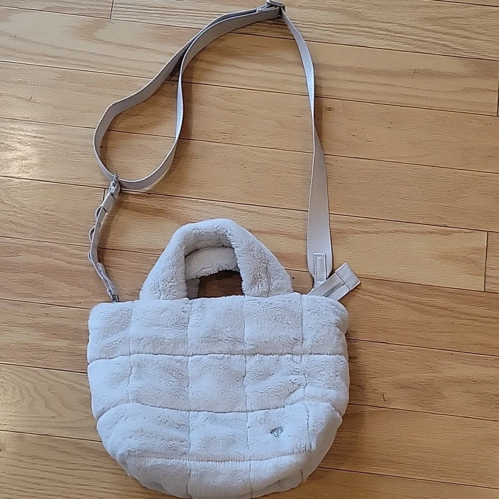 lululemon athletica chic cozy