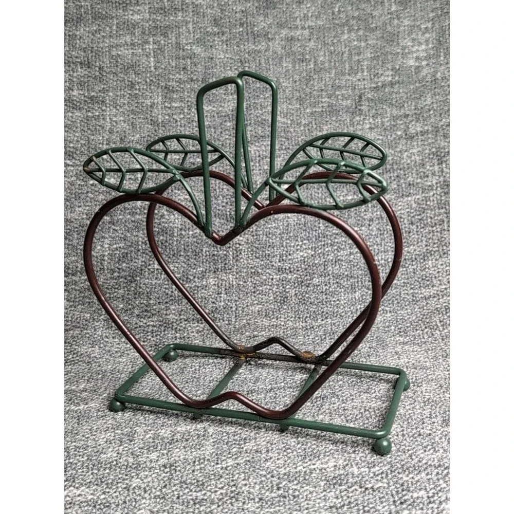 The Unbranded Brand vintage wire