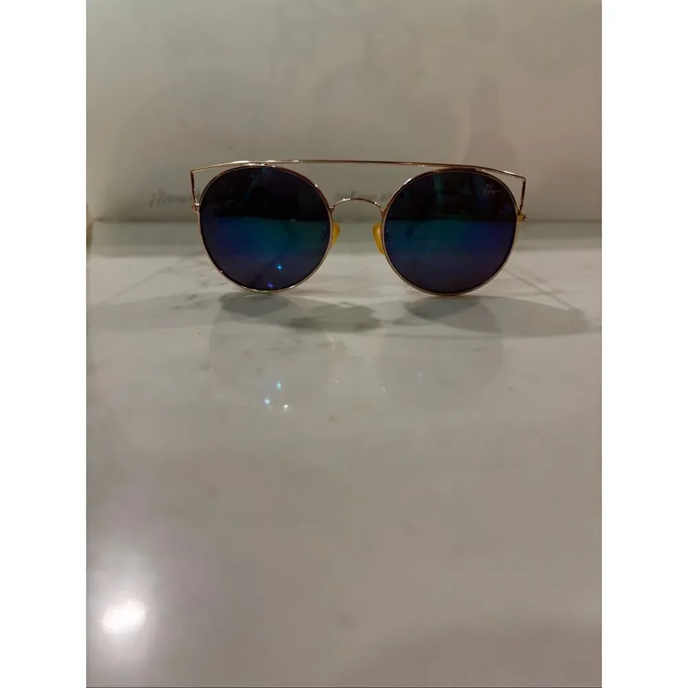 Betsey Johnson send rated shipping