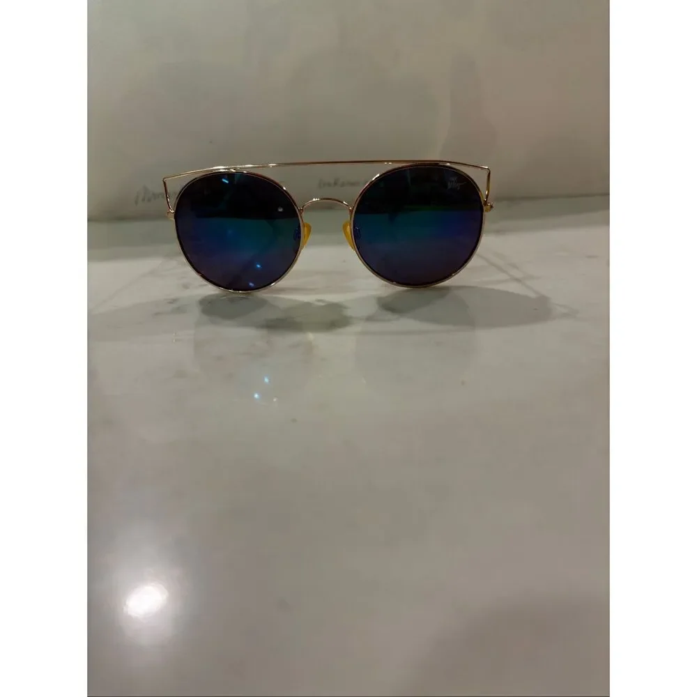 Betsey Johnson reasonable day consider