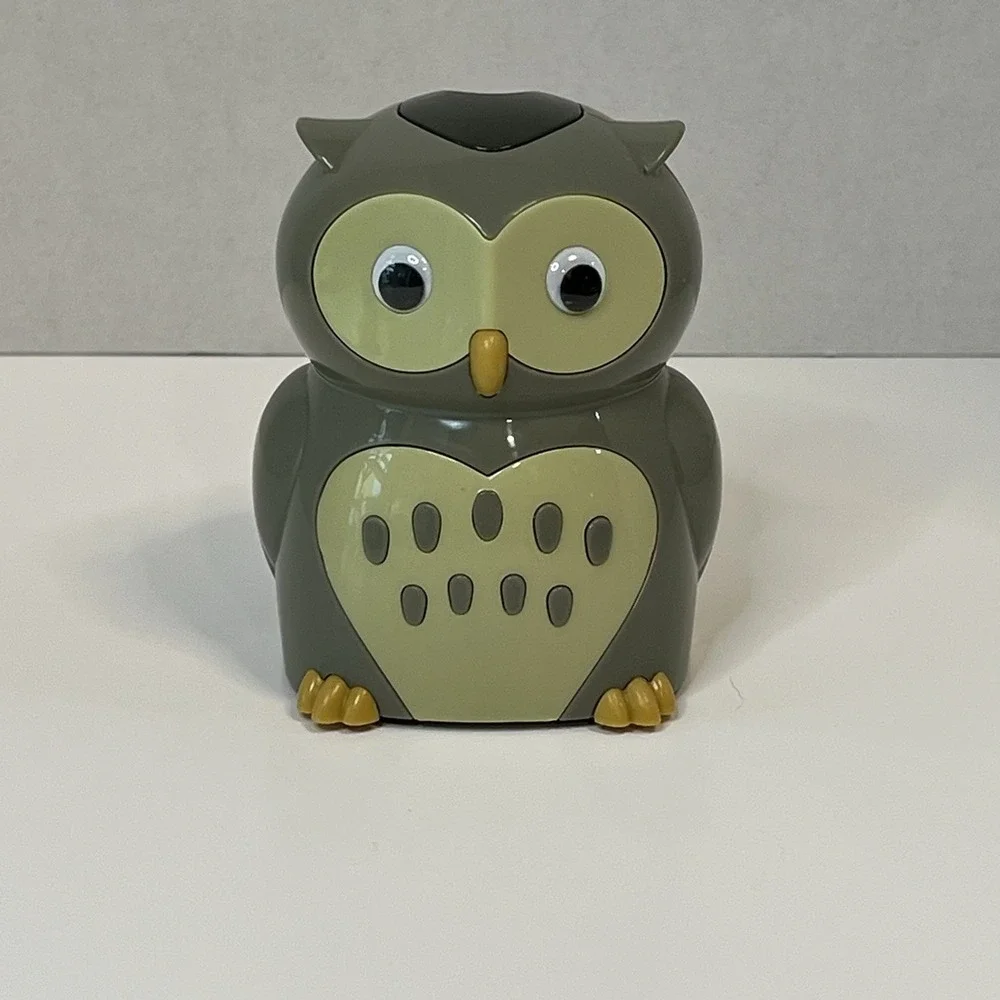 Owl Shaped electric pencil sharpener cartoon battery operated automatic shut-off