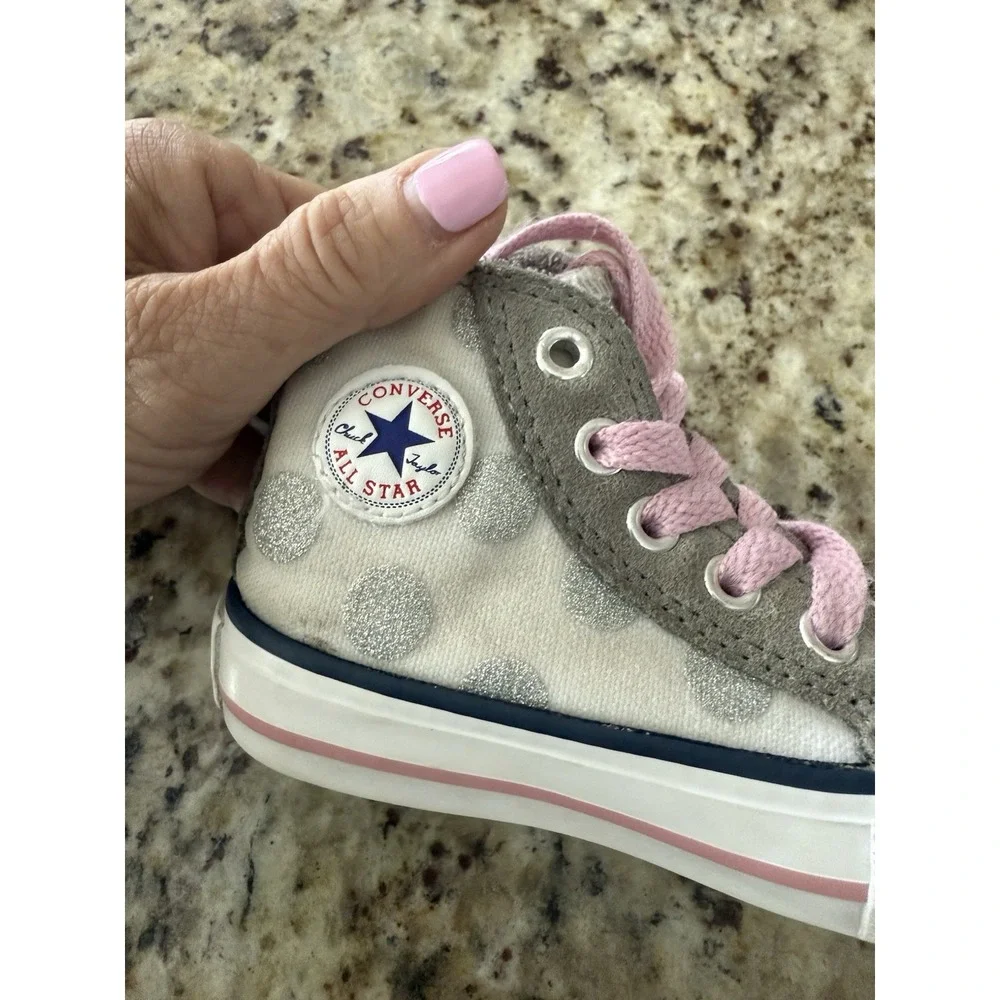 Converse infants chuck