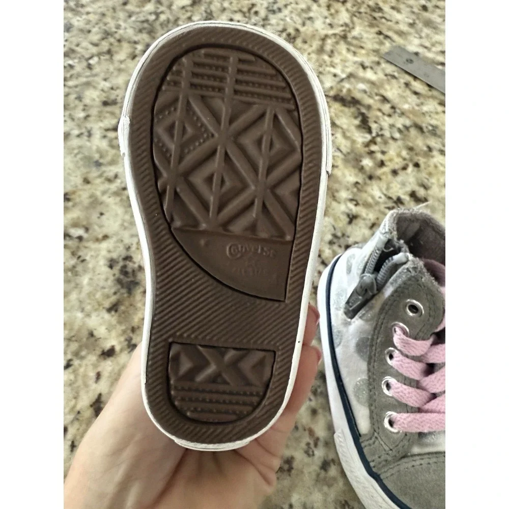 Converse infants chuck