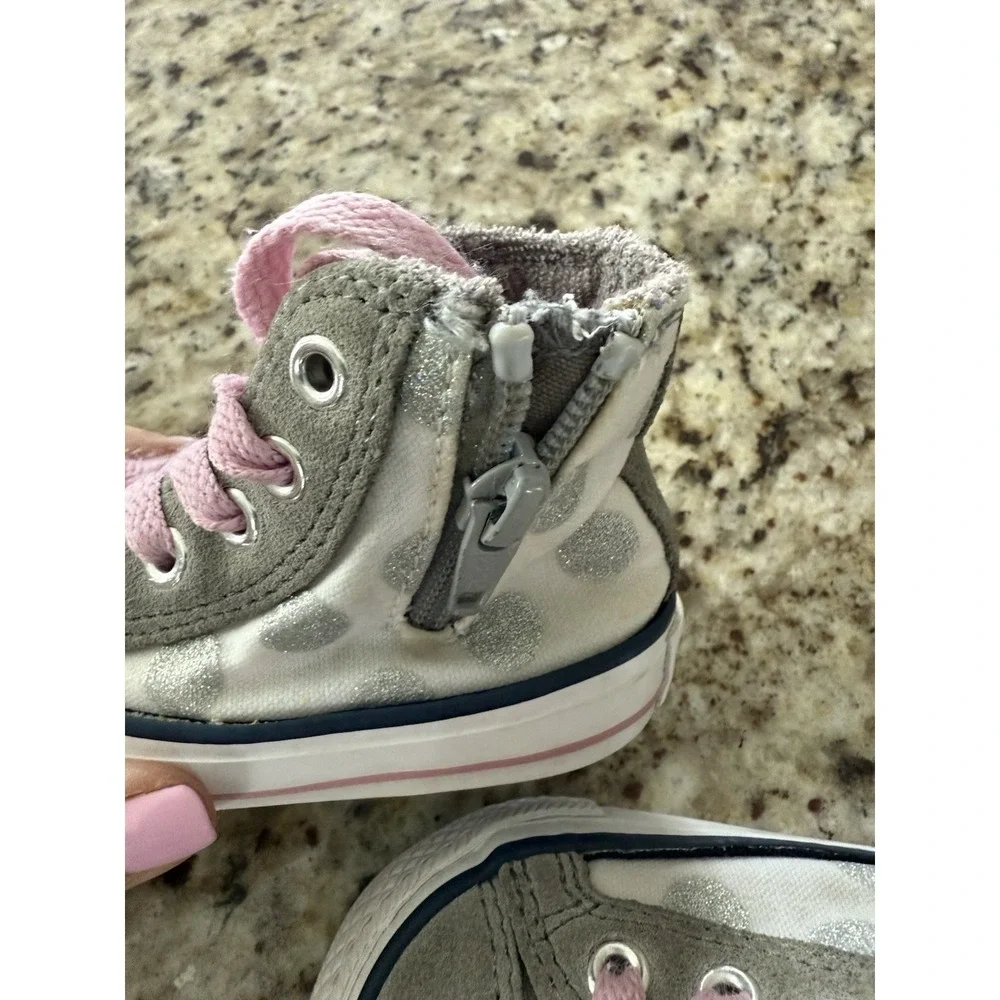 Converse infants chuck