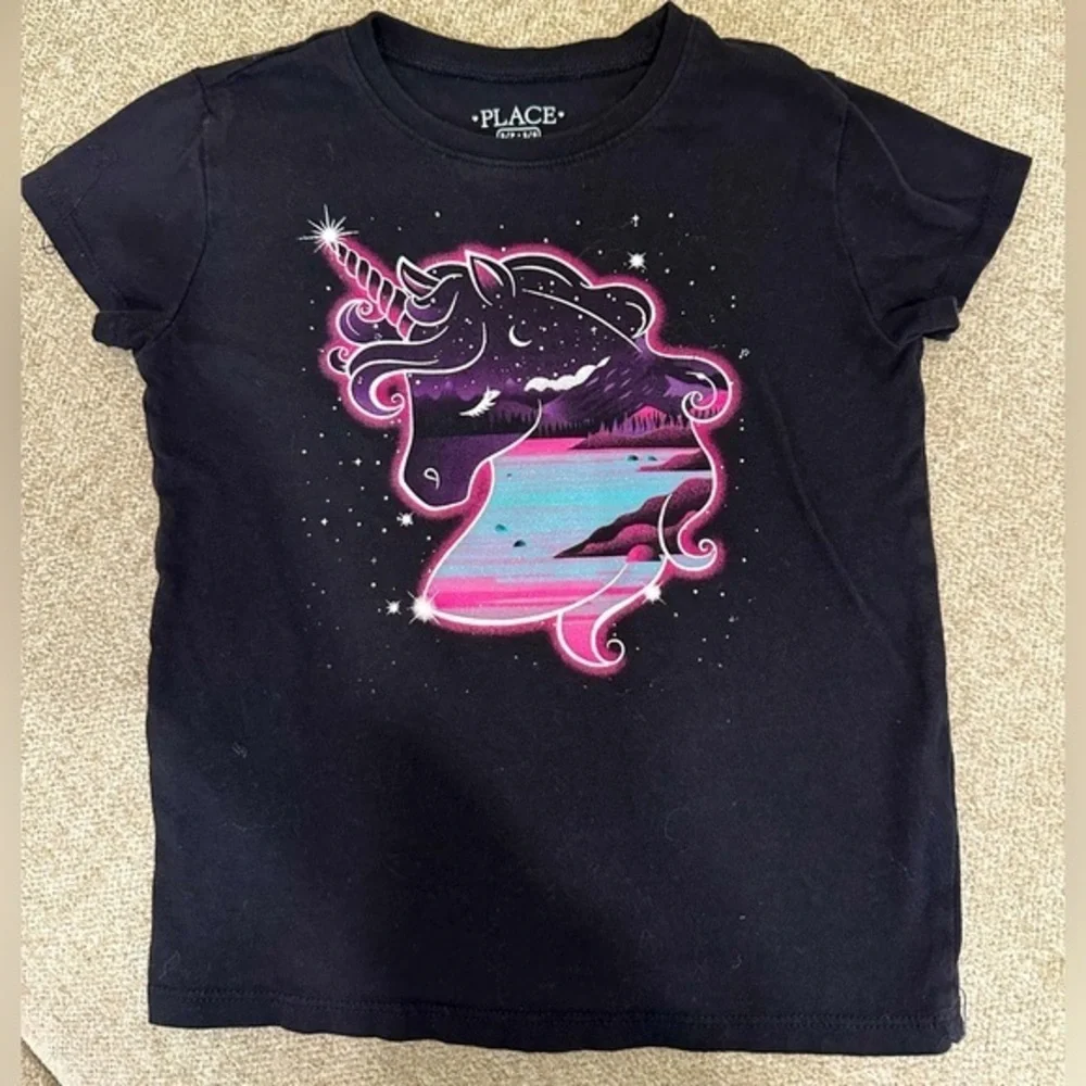 NFS. The children’s place unicorn t-shirt size 5/6 VGUC