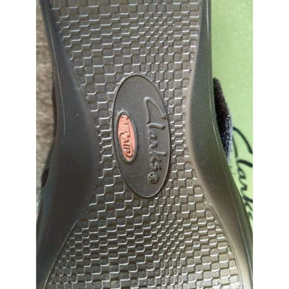 Clarks artisan black