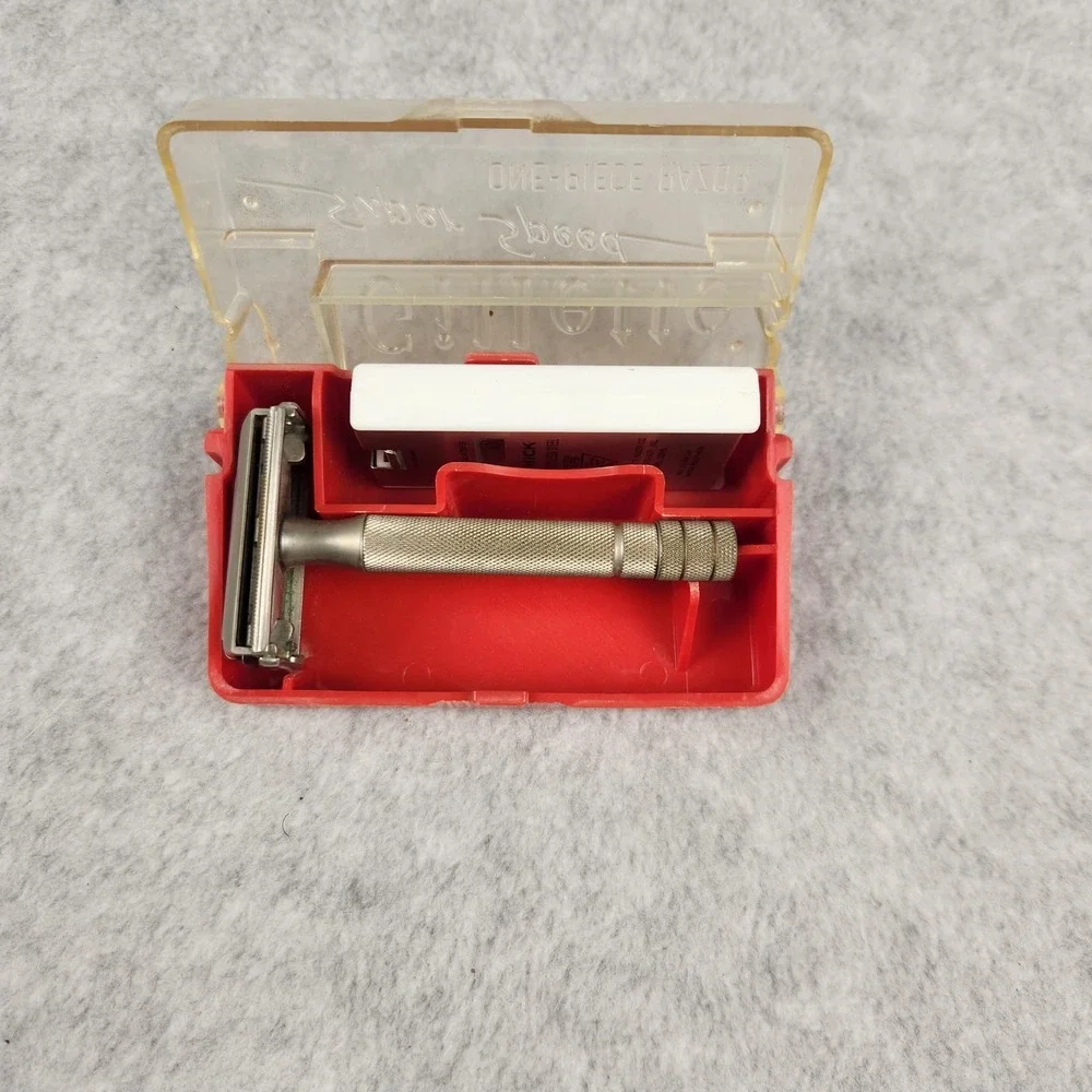 Vintage Gillette Super Speed One-Piece Razor with Case & Schick Blades USA 1960s
