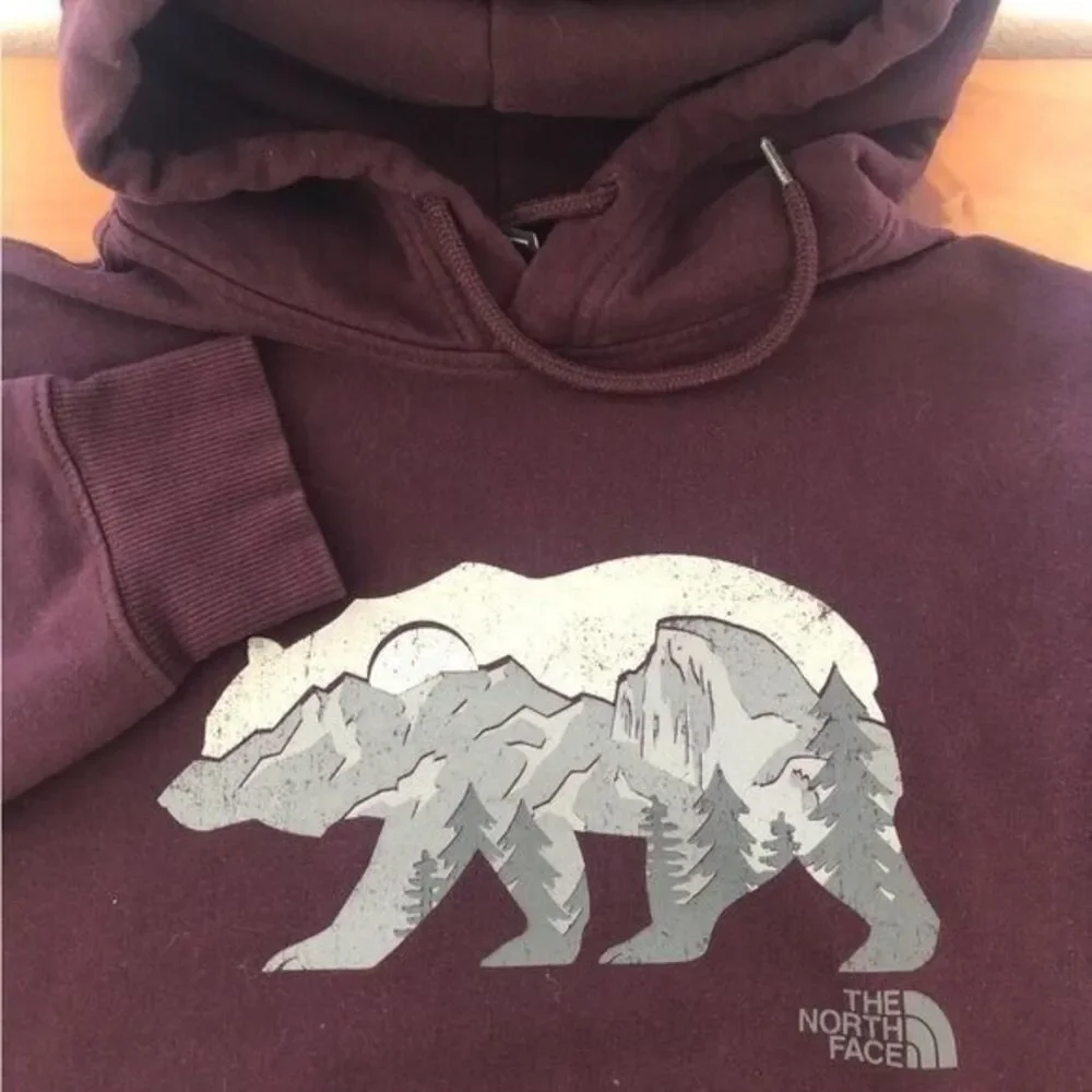 The North Face Men's‎ Maroon Small Fleece Lined Distressed Bear Hoodie Pullover