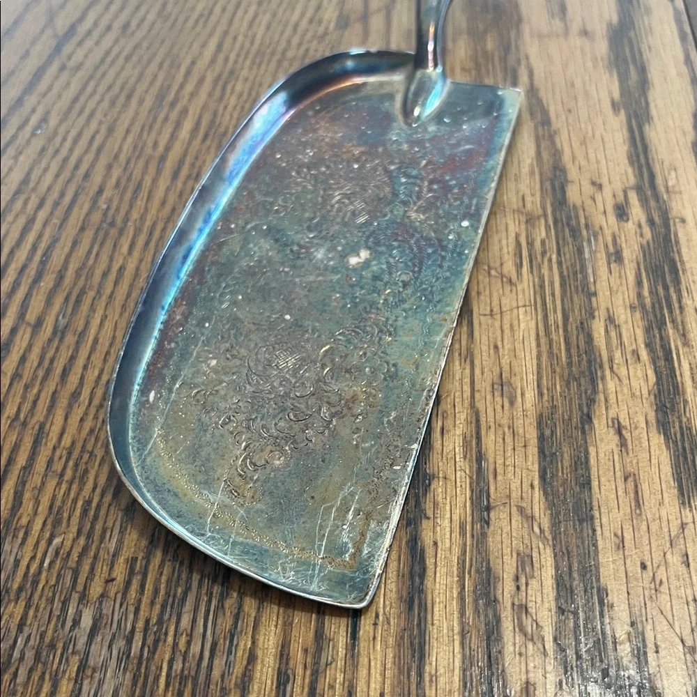 Vintage Victorian crumb scraper elegant vintage