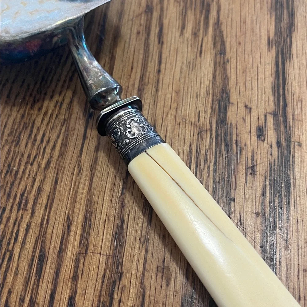 Vintage Victorian crumb scraper elegant vintage