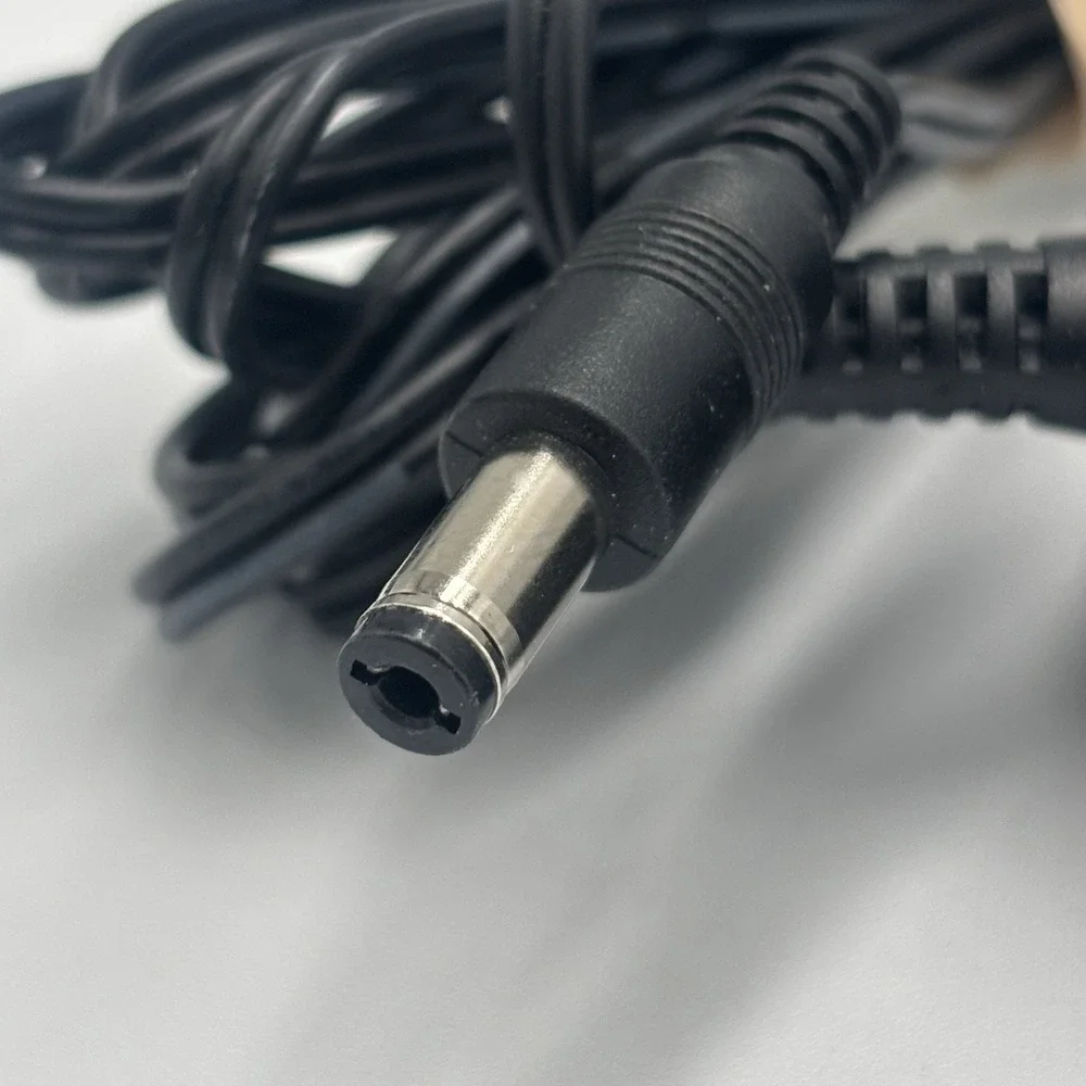 Shenzen Soy Switching Adapter‎ Model SUN-0500050 Output 5V 0.5A for NS-WHP314