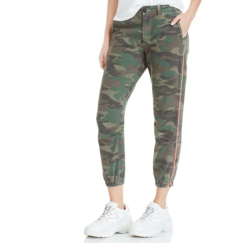 SUNDRY Women's Striped-Trim Camo Jogger Pants Size 25