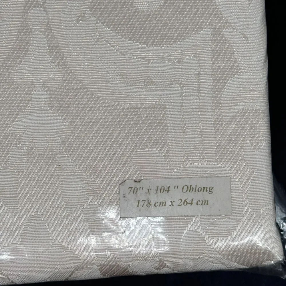 Waterford Linens Tablecloth 70