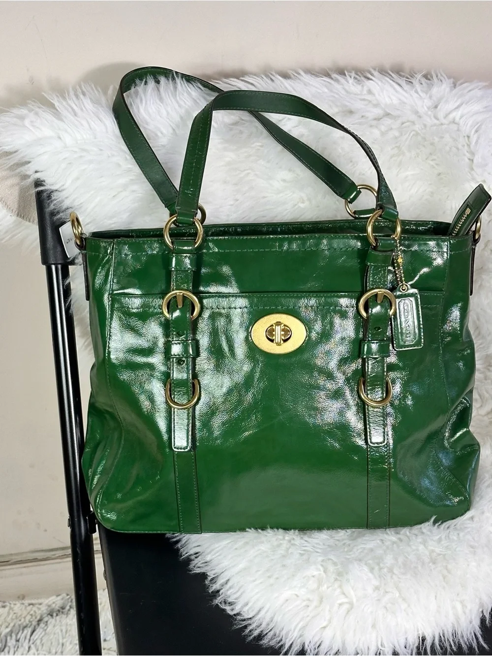 Coach Glossy Green Leather Tote with Gold Turnlock F14022