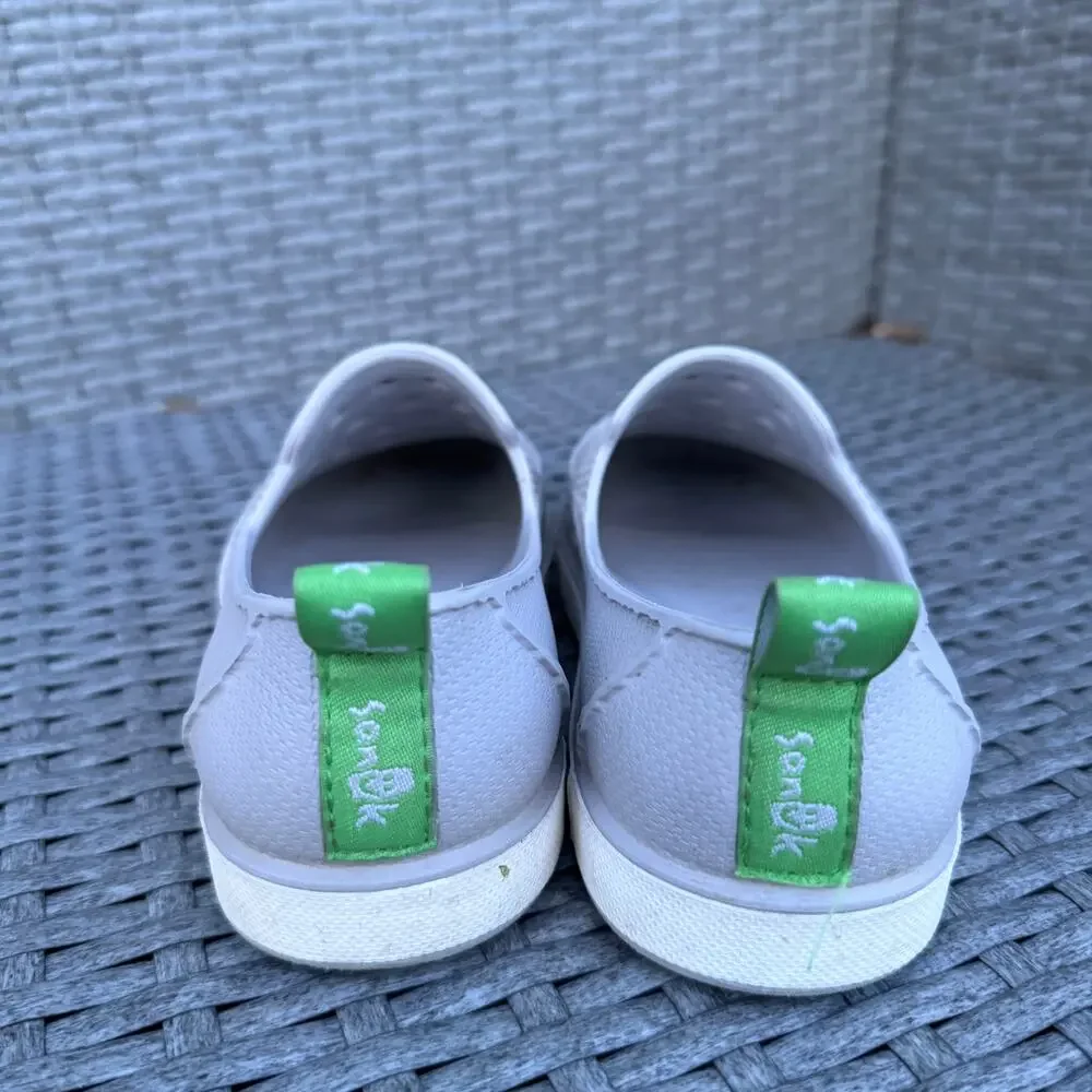 Sanuk lil walker