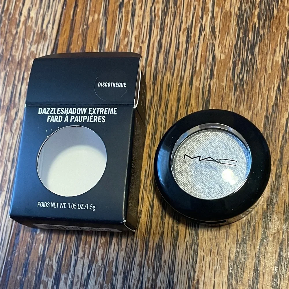MAC Cosmetics shimmering silver