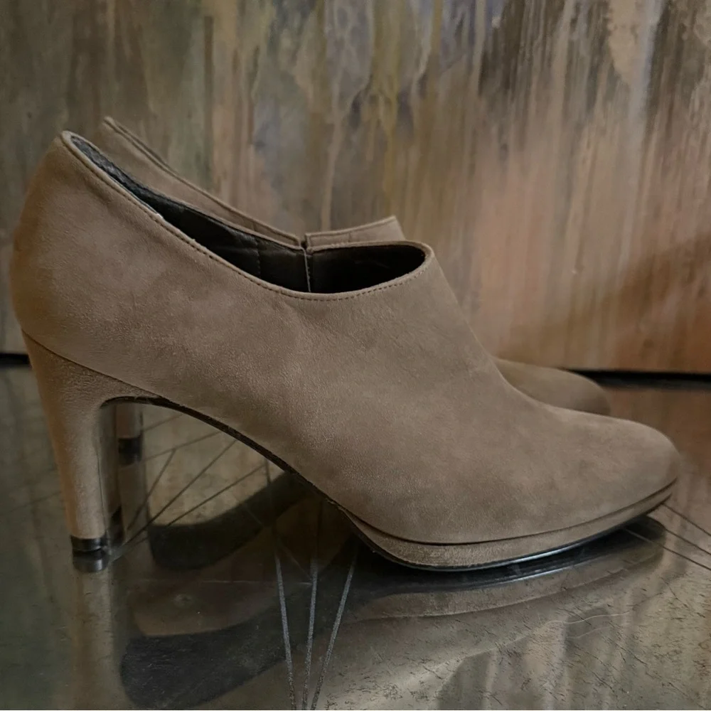 Stuart Weitzman timeless neutral