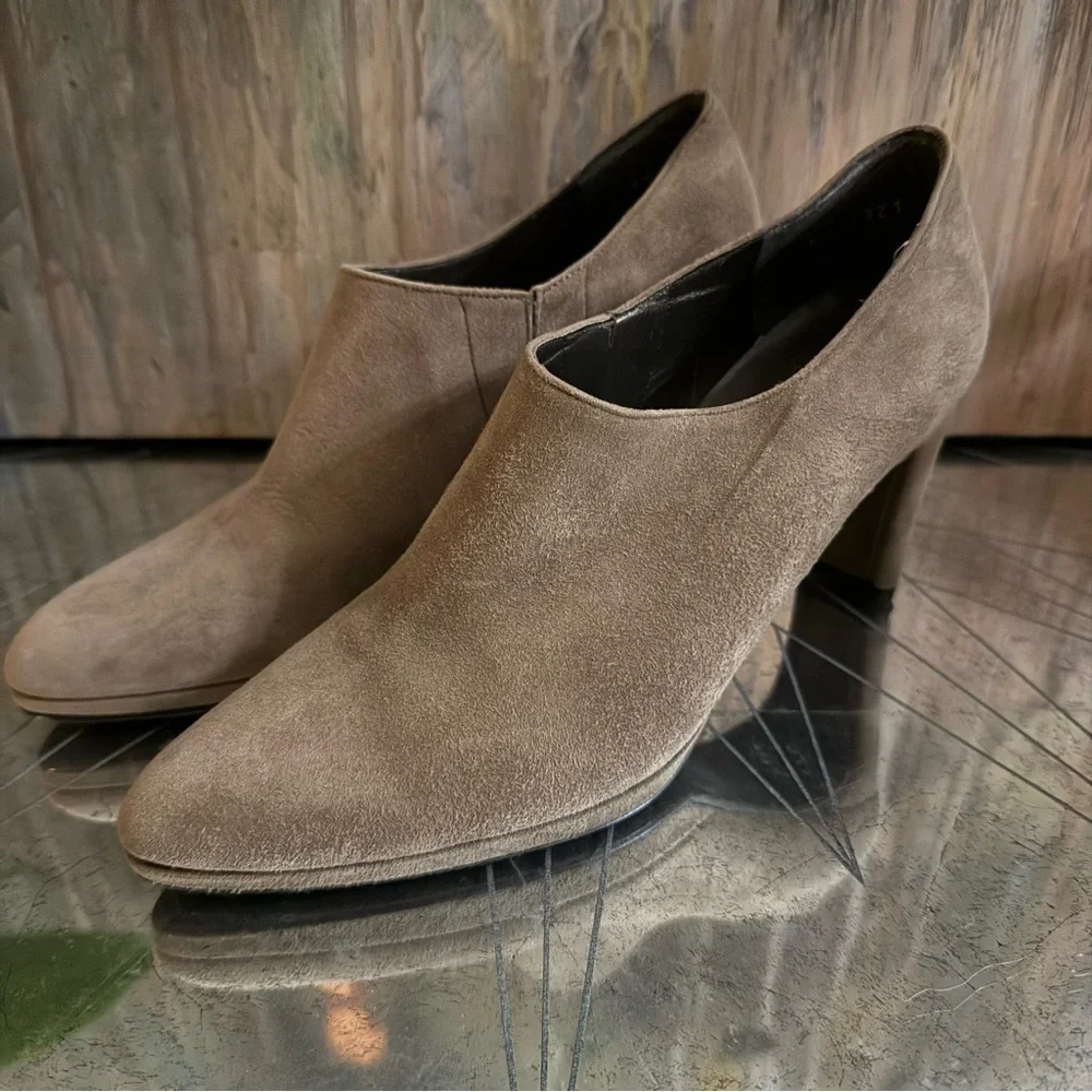 Stuart Weitzman timeless neutral