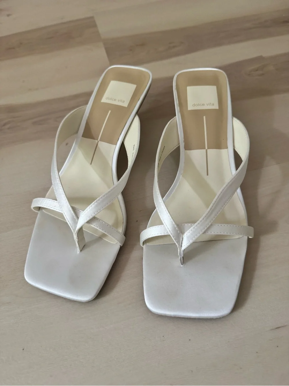 Dolce Vita sleek white
