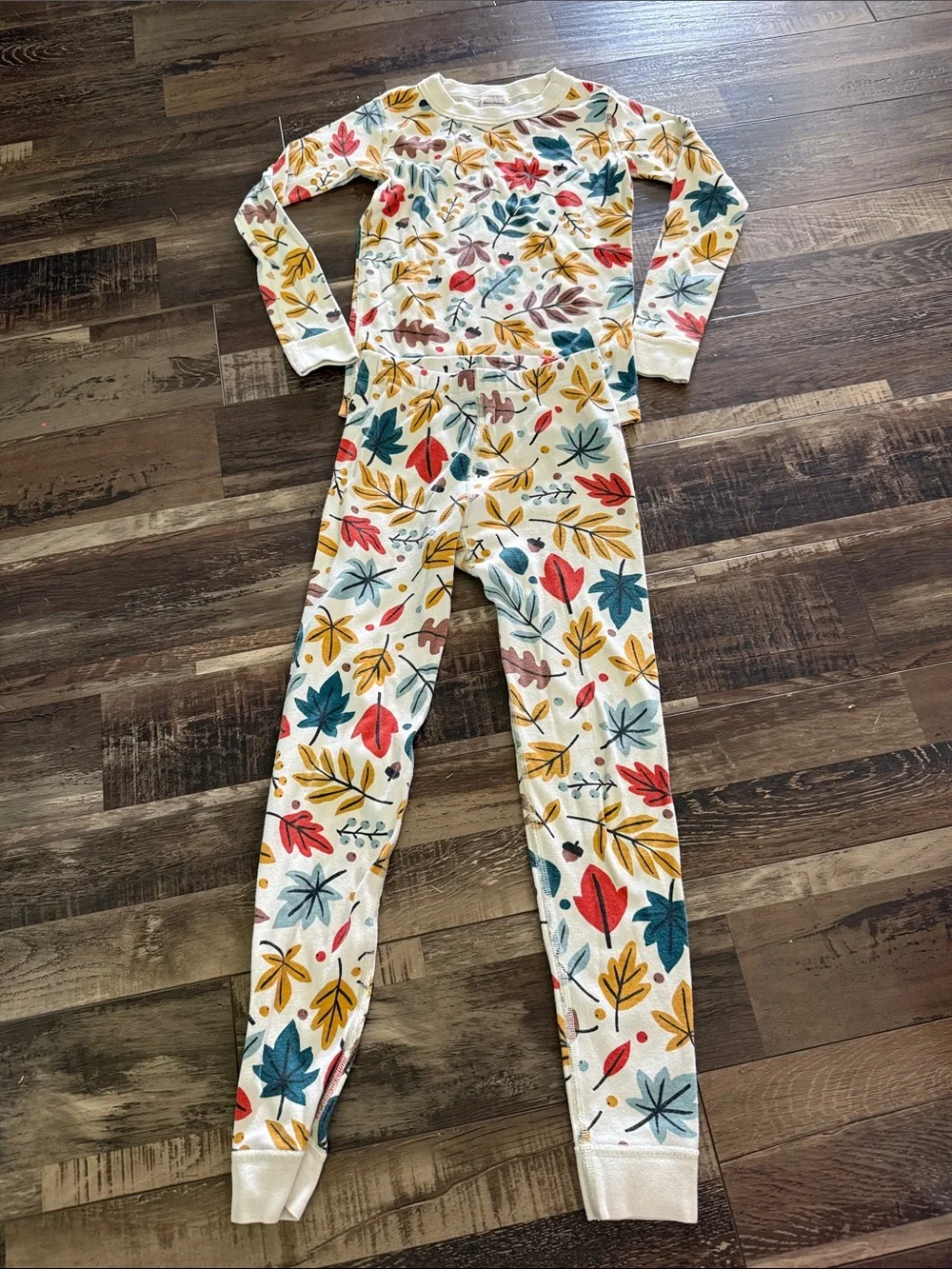 Hanna Andersson CreamRed, Mustard, Teal & Brown Leaf Print size 6/7