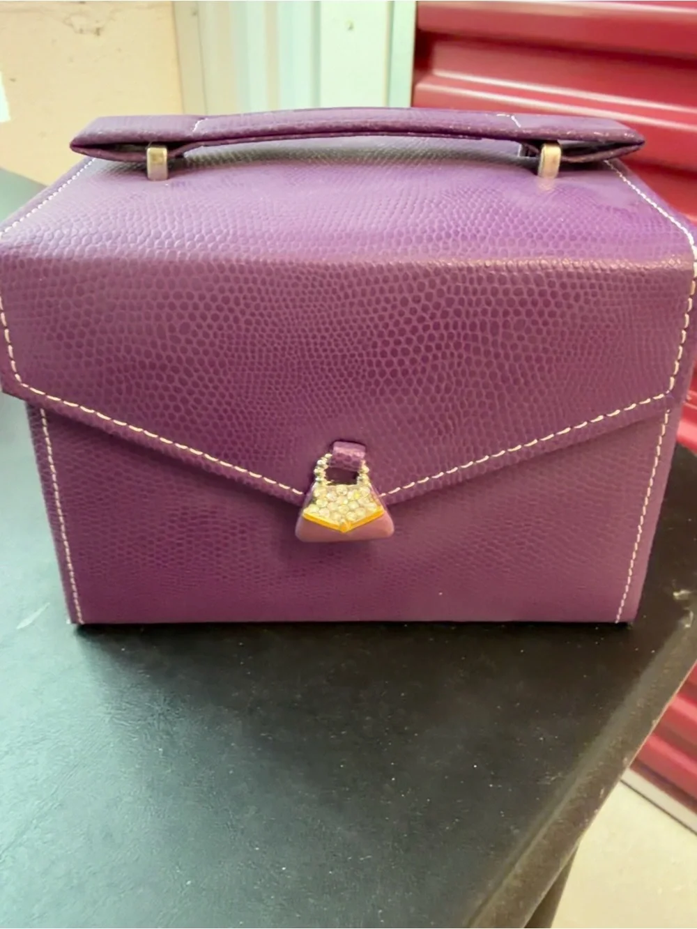None compact purple