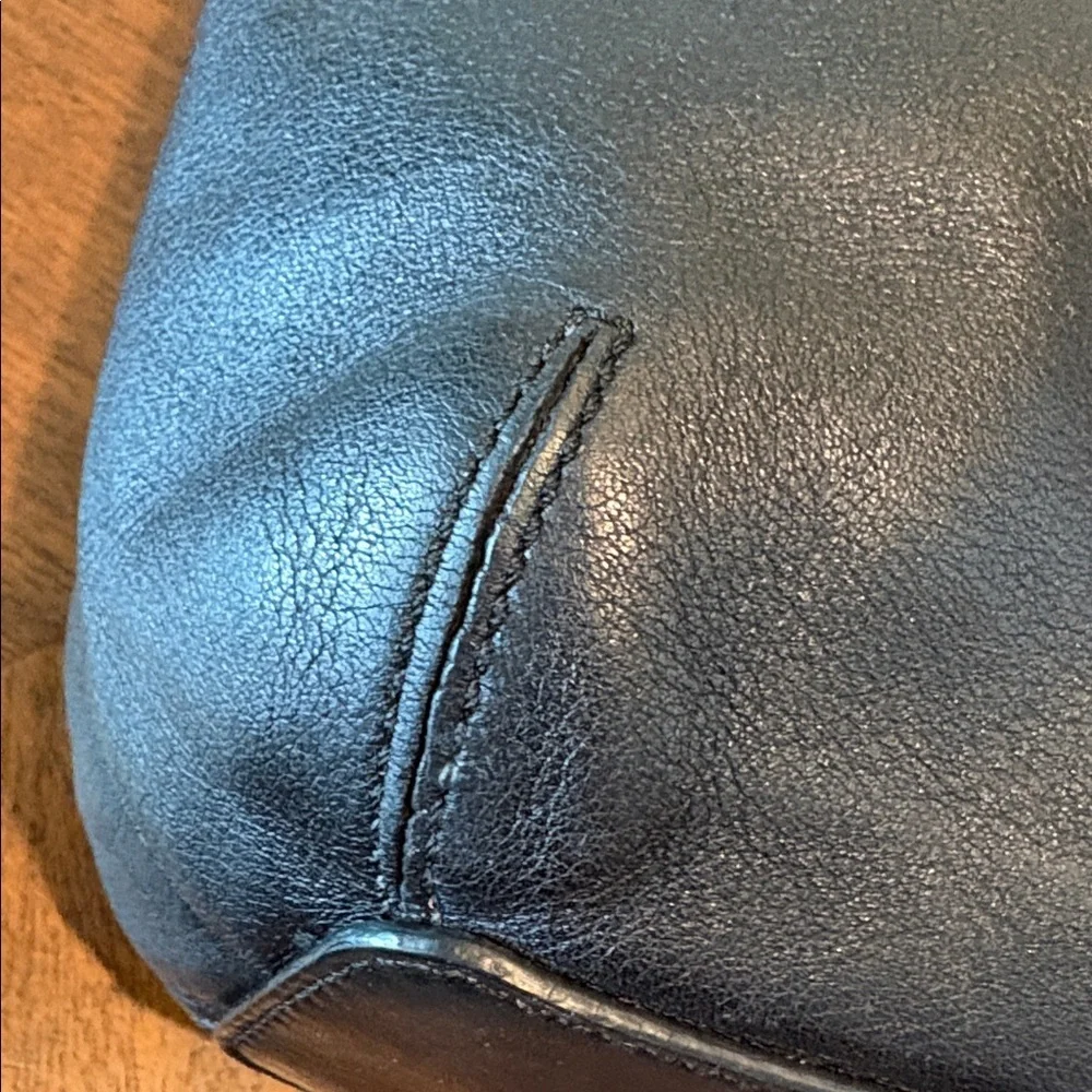 Coach  Vintage shoulder bag  F13764 Pleated front thick smooth leather black EUC