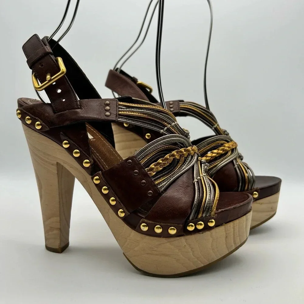 Miu Miu 100% unique platform