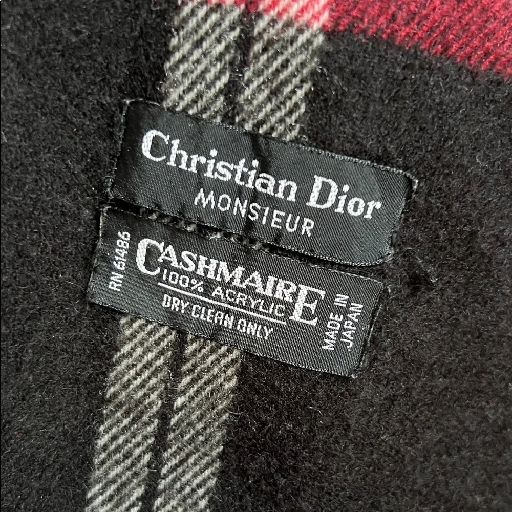Dior elegant scarf