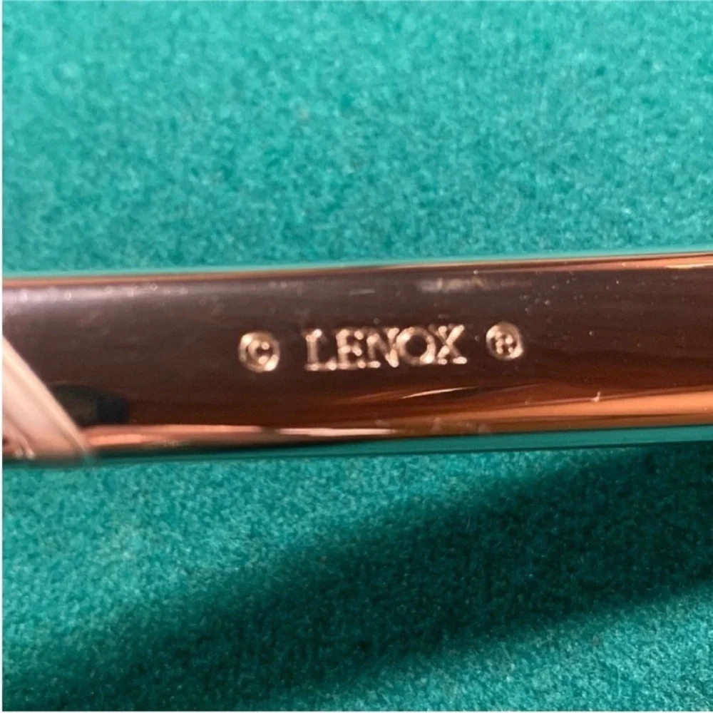 Lenox selling server