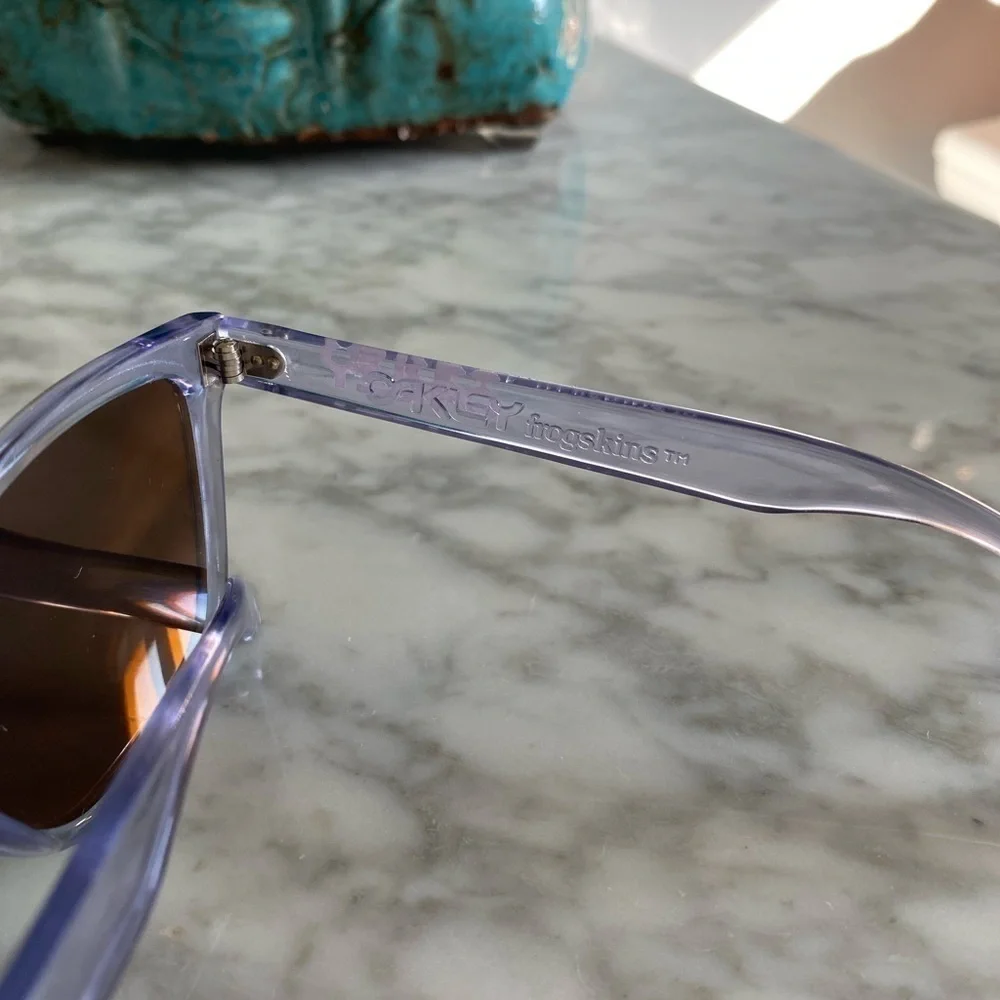 Oakley pre owned