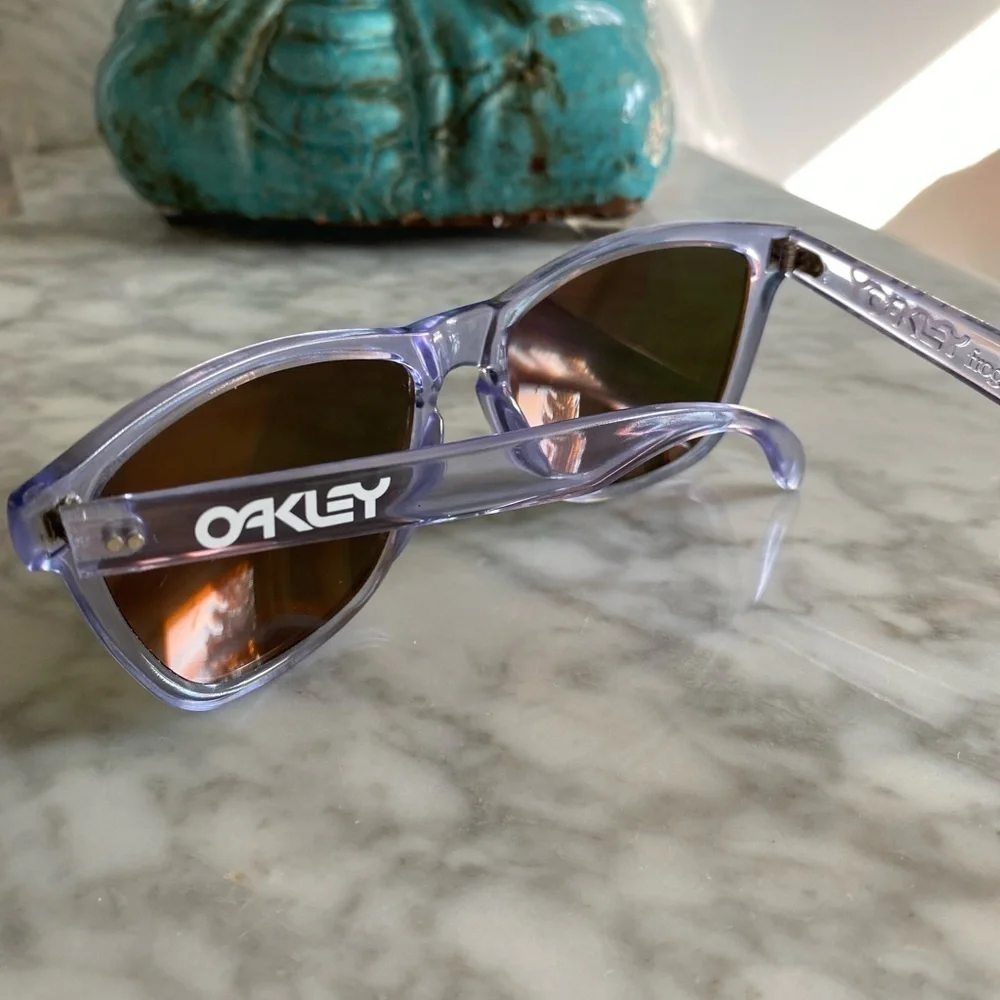 Oakley pre owned
