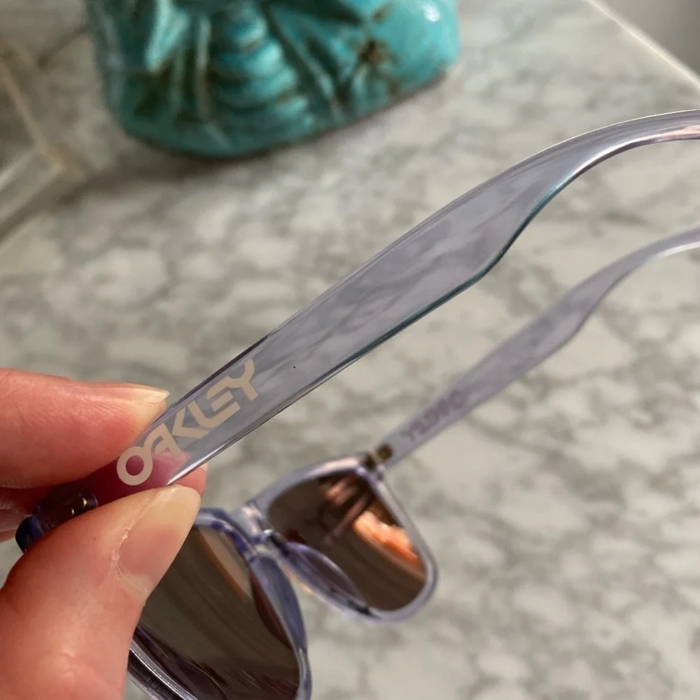Oakley pre owned