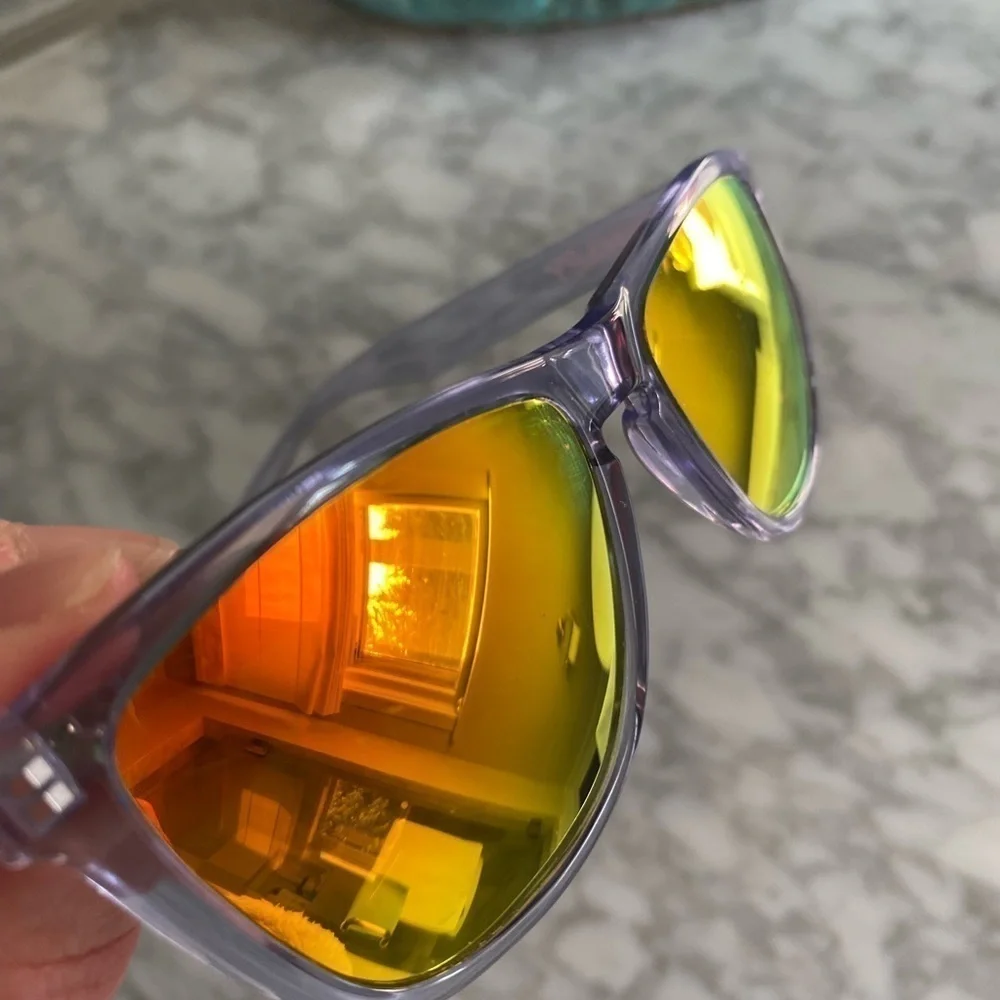 Oakley pre owned