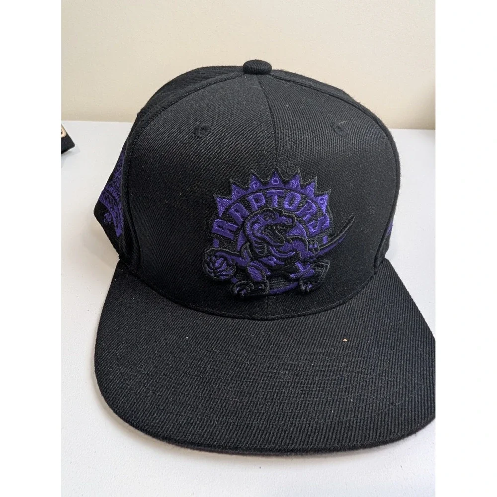 Mitchell & Ness Toronto Raptors Hat Mens 7 3/8‎ Black Polyester 1995 Side Patch