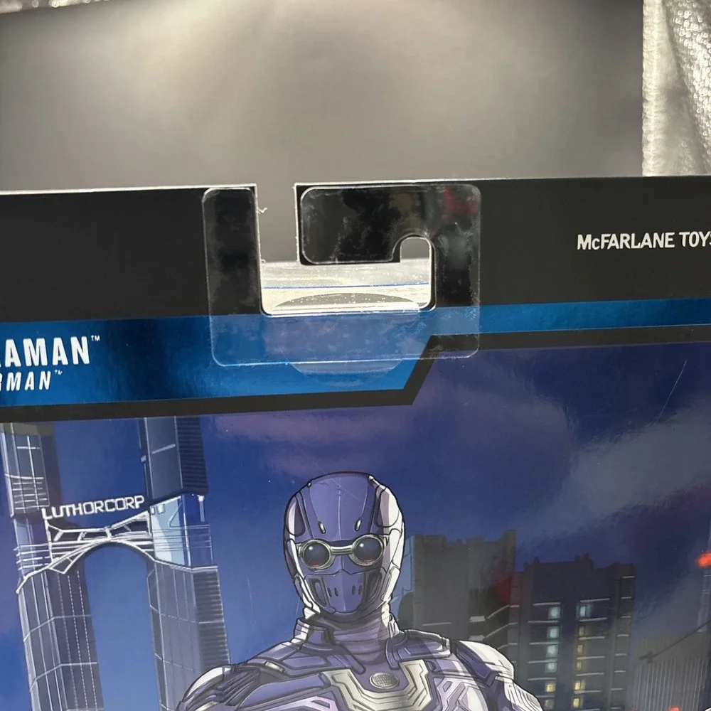 McFarlane‎ Toys DC Ultraman Battle Damage GOLD LABEL Deluxe Theatrical Edition