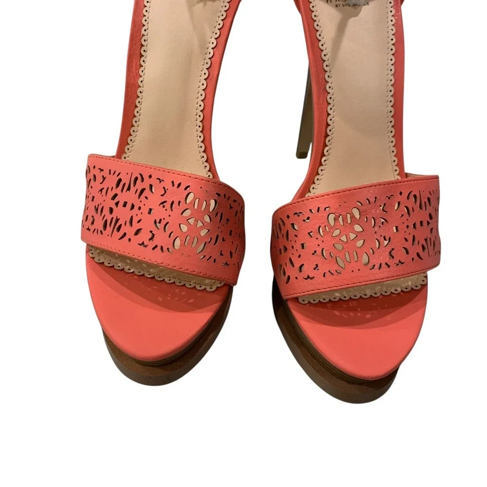 Madison by ShoeDazzle bold statement