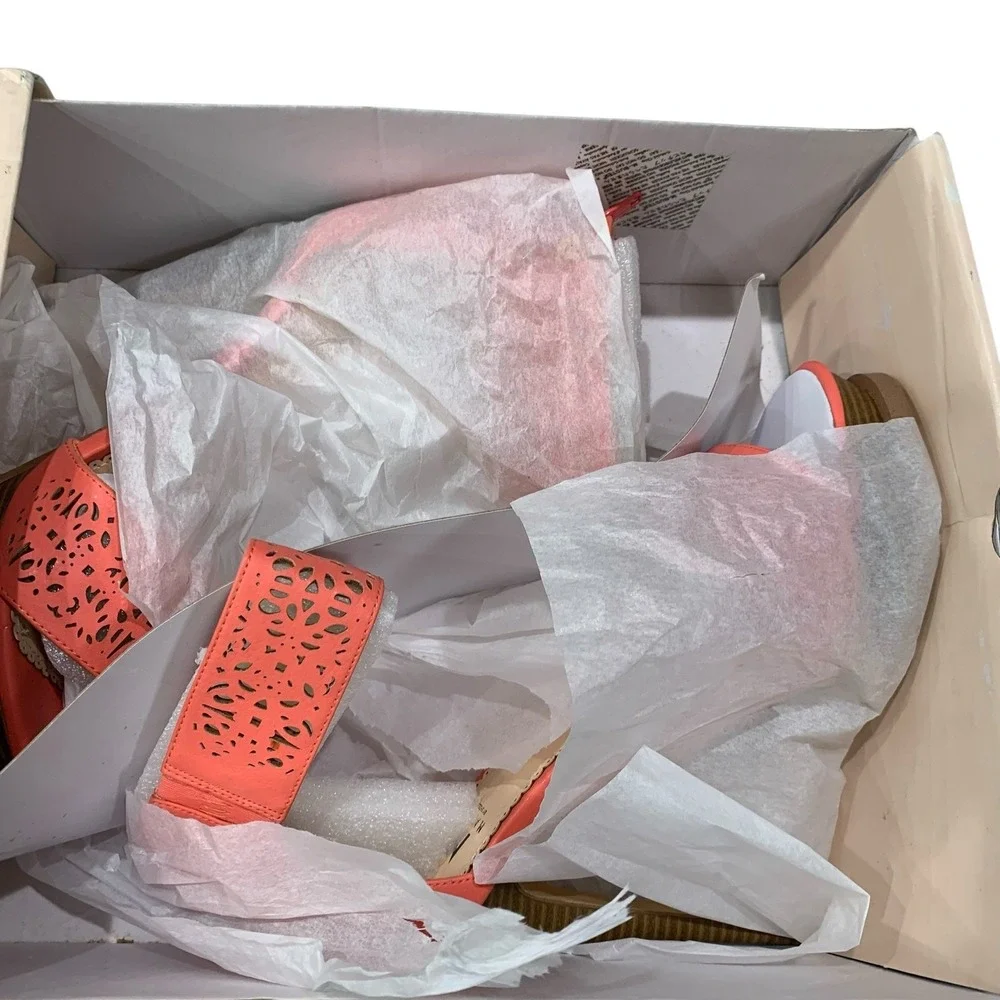 Madison by ShoeDazzle bold statement