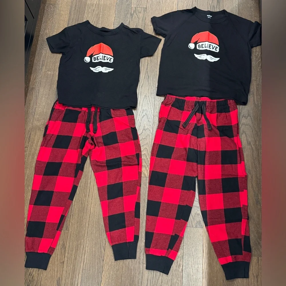 Old‎ Navy Christmas pj’s