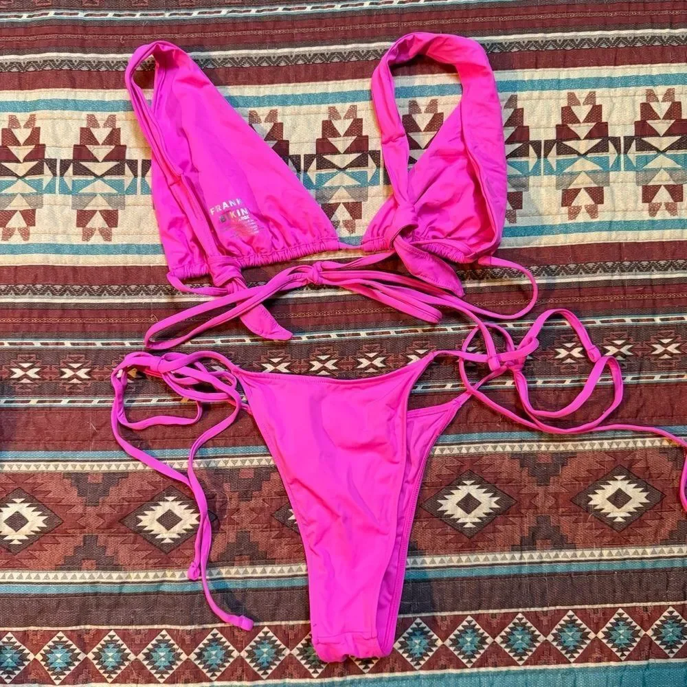 Frankies Bikinis bold hot