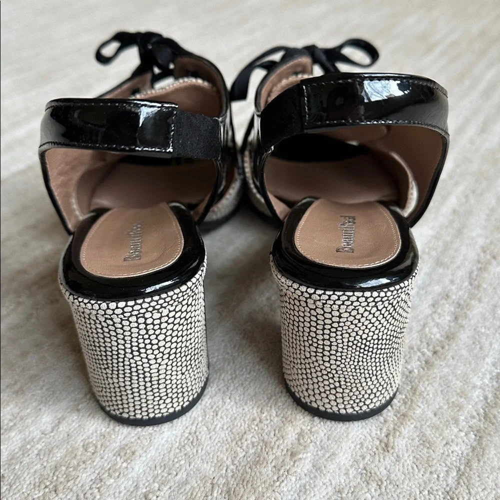 BeautiFeel peep traction closure