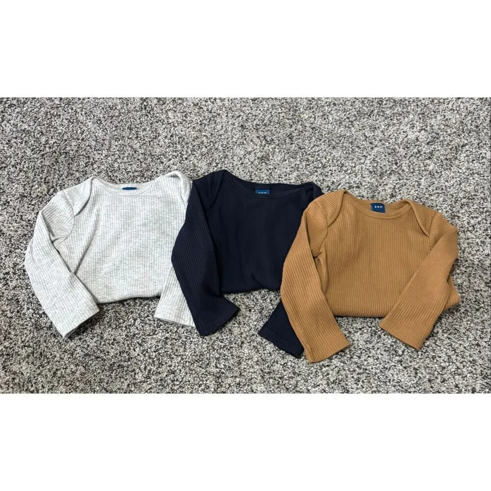 ❤️Old Navy Long Sleeve Ribbed Bodysuit 3-6M