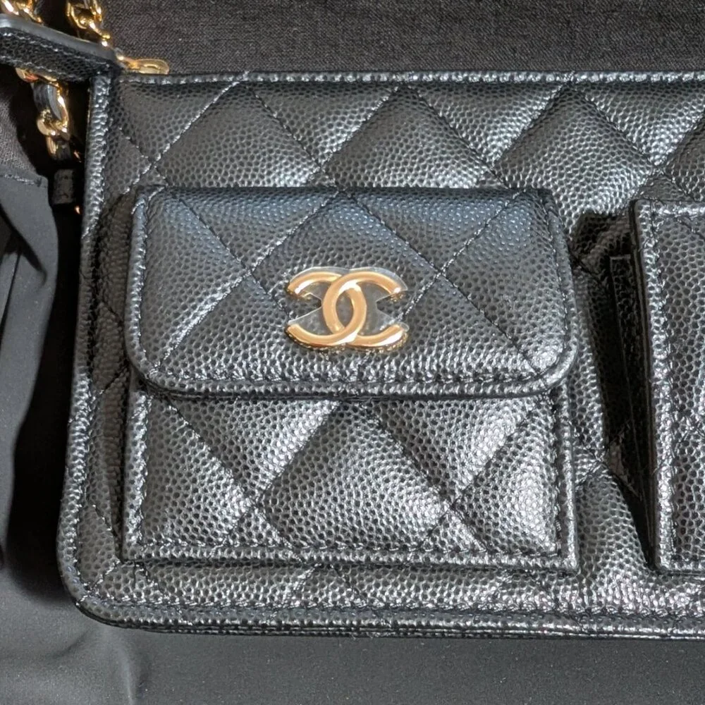 CHANEL sleek quilted
