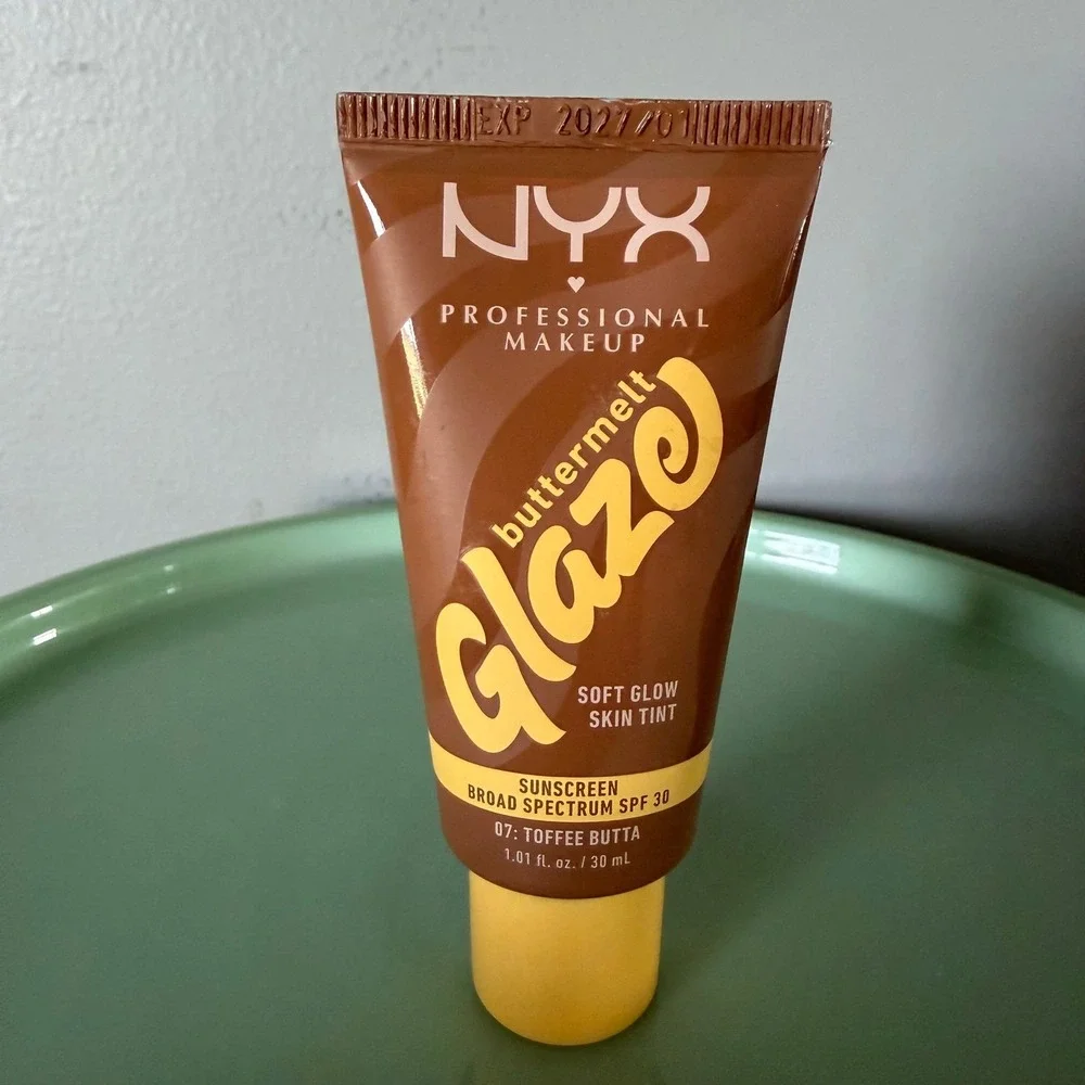 NYX‎ Buttermelt Glaze Skin Tint 07 Toffee Butta SPF 30 1oz Soft Glow Foundation
