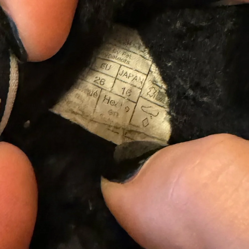 UGG black chikdren’s