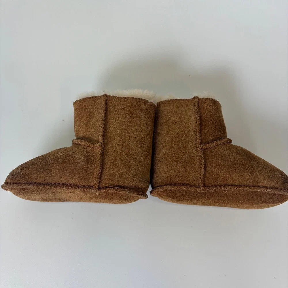 UGG Infant‎ Erin Suede Shearling Lined Boots USA Size 2 / 3 Uggs Chestnut Ugg