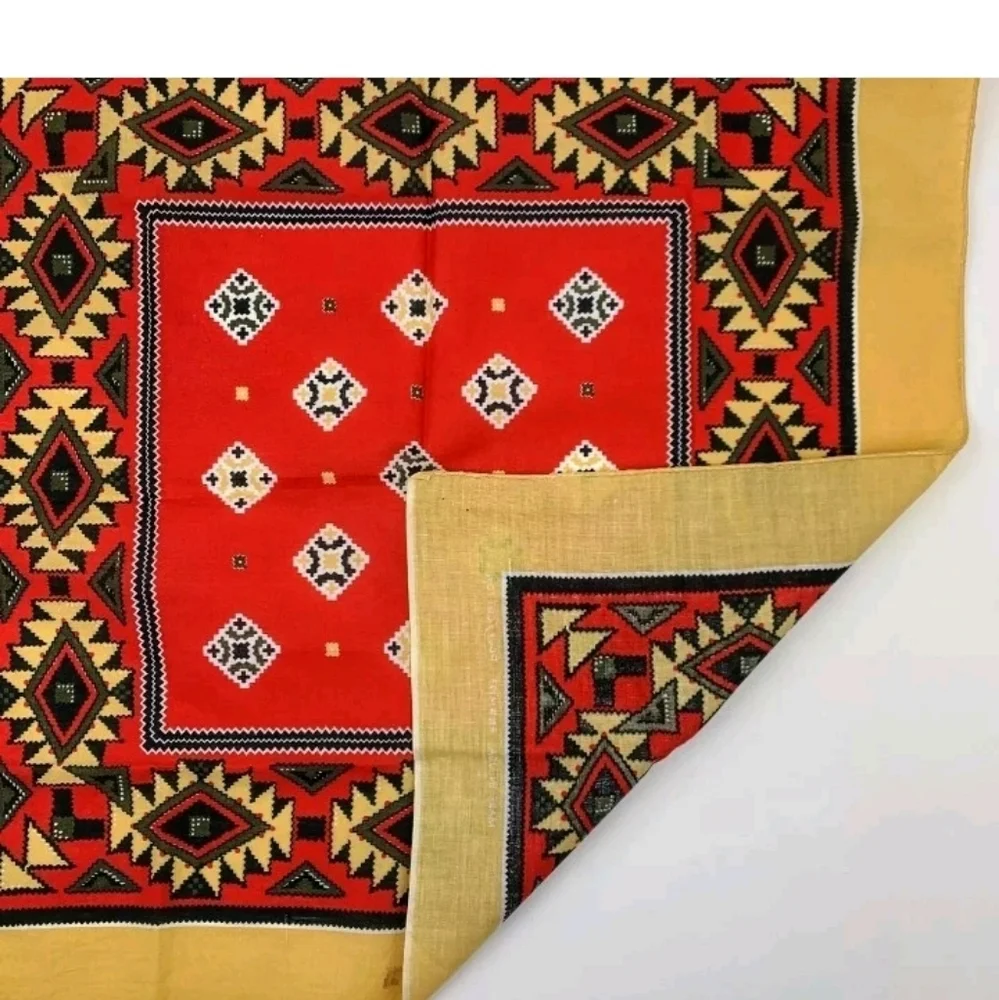 The Unbranded Brand vintage aztec