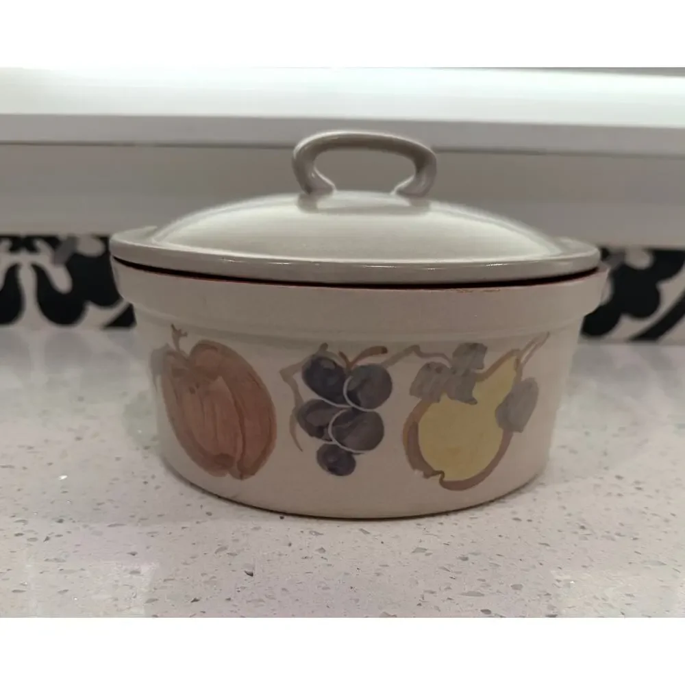 Vintage CHATHAM POTTERS Country Harvest CASSEROLE Bowl Stoneware RARE 1960's